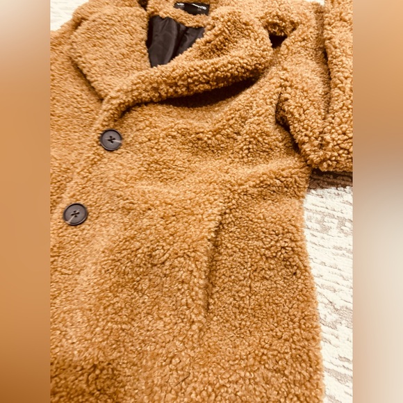 Liz Claiborne Outerwear. Teddy Coat. (MED) - Picture 12 of 14